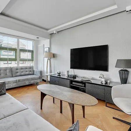 Grand - Blue Marlin - Luxury