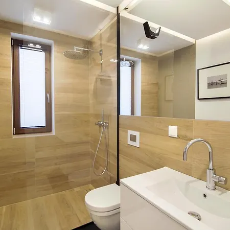 Grand - Blue Marlin - Luxury