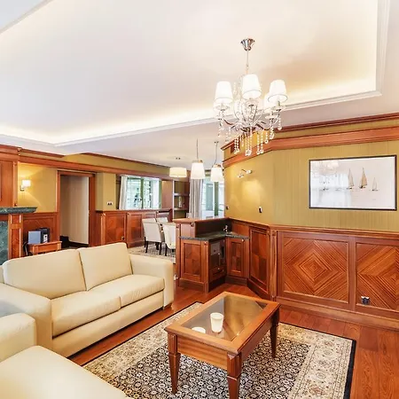 Grand - Blue Marlin - Luxury