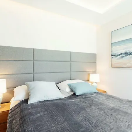 Grand - Blue Marlin - Luxury